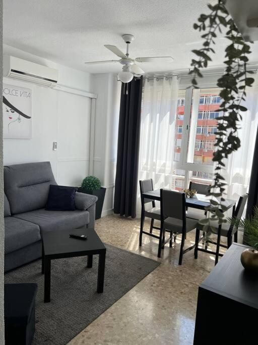 Apartments In Center 托雷莫利诺斯 外观 照片